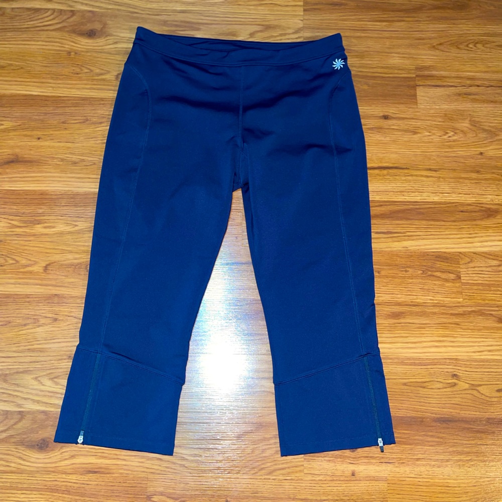 💙ATHLETA💙 Women’s Flare Capri Active Leggings
